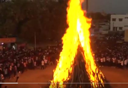 देश भर में होली का सेलिब्रेशन